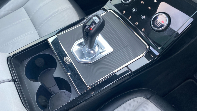 Land Rover Range Rover Evoque 1.5 P300e R-Dynamic SE 5dr Auto Hatchback